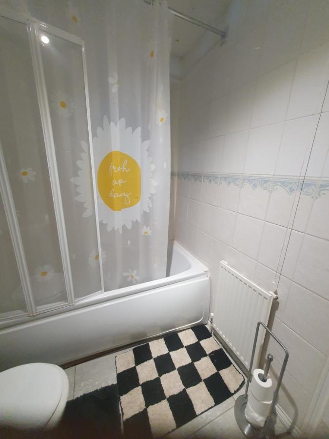 Double Size And Single Room In Barking Barking  Zewnętrze zdjęcie