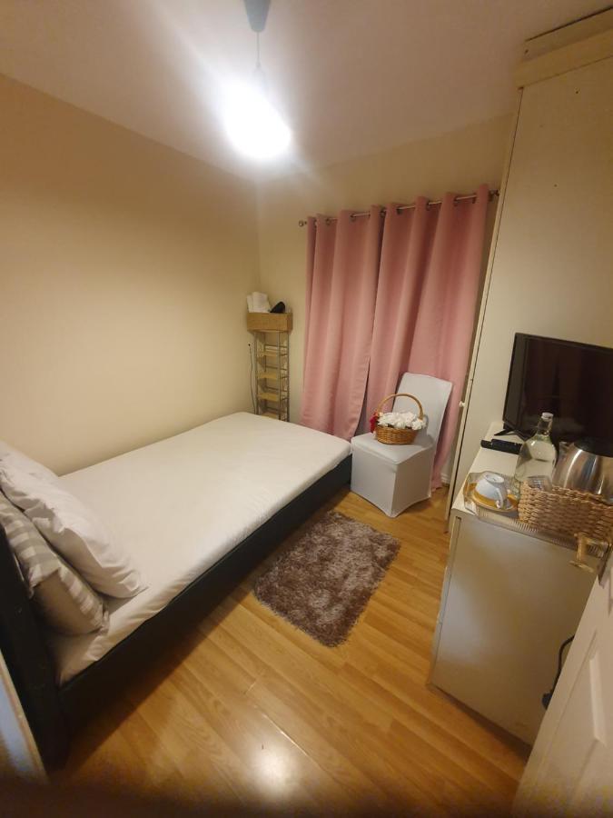 Double Size And Single Room In Barking Barking  Zewnętrze zdjęcie