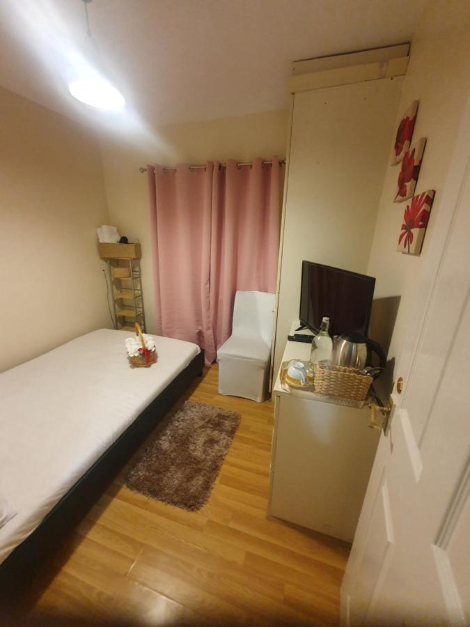 Double Size And Single Room In Barking Barking  Zewnętrze zdjęcie