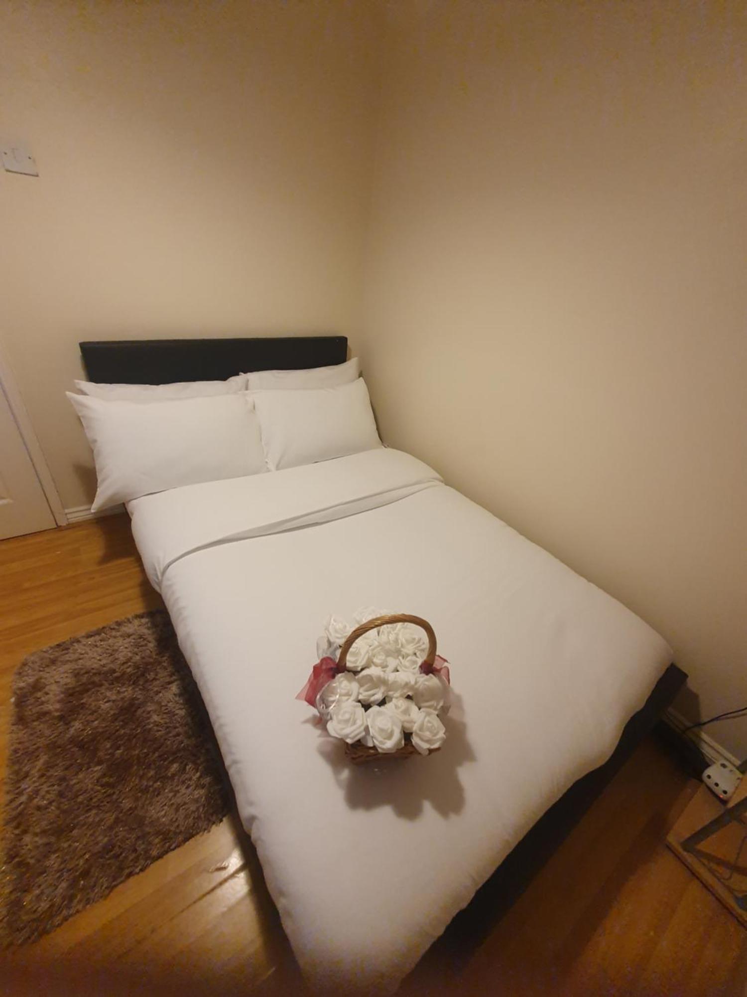 Double Size And Single Room In Barking Barking  Zewnętrze zdjęcie